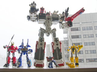 Illustration for article titled Japan's Transformers Hotel Room Is More Than Meets the Eye